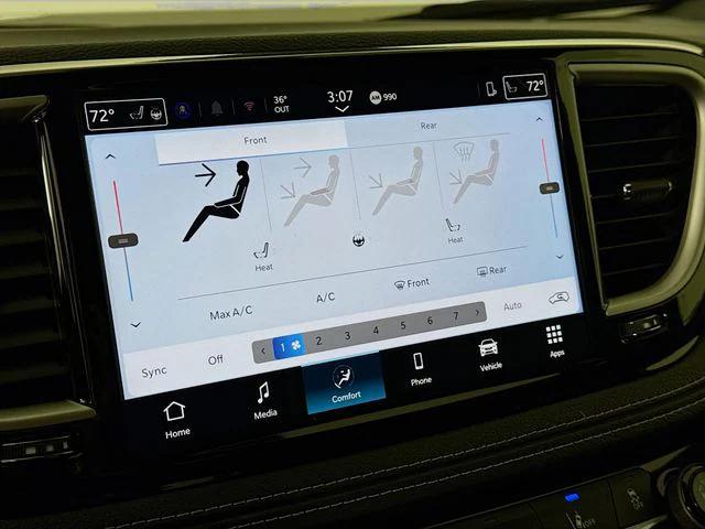 2026 Chrysler Pacifica Select AWD