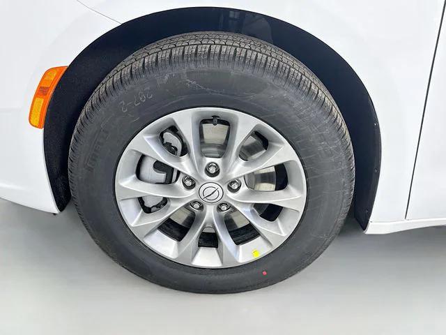 2026 Chrysler Pacifica Select AWD
