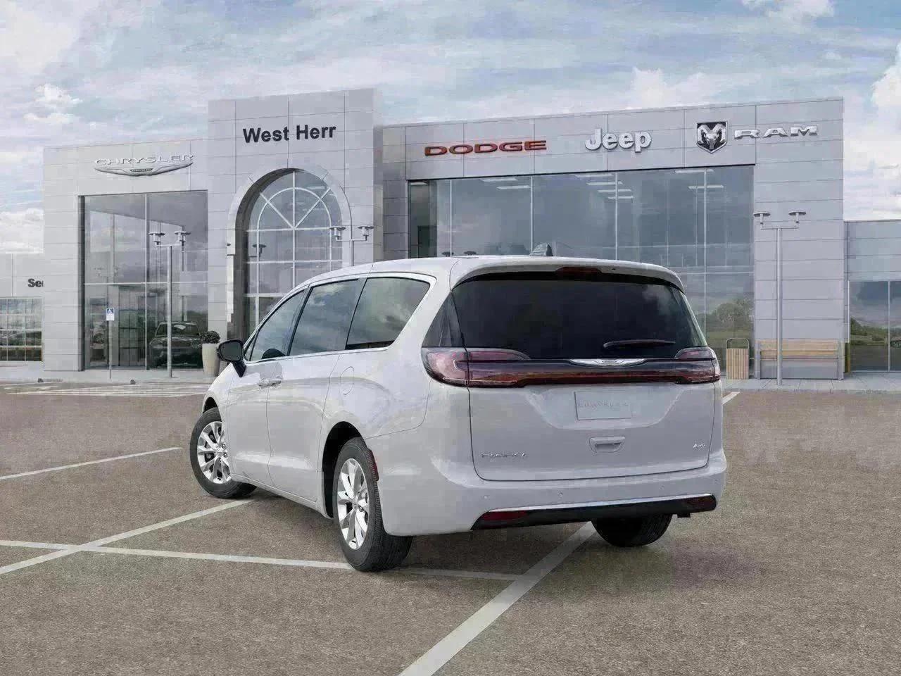 New 2026 Bright White Clear-Coat Exterior Paint Chrysler Select image 3