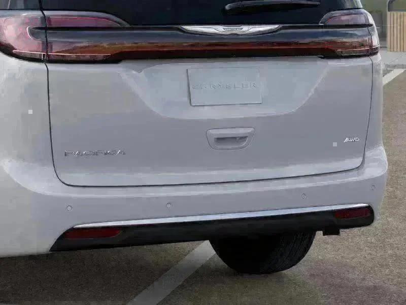 New 2026 Bright White Clear-Coat Exterior Paint Chrysler Select image 13
