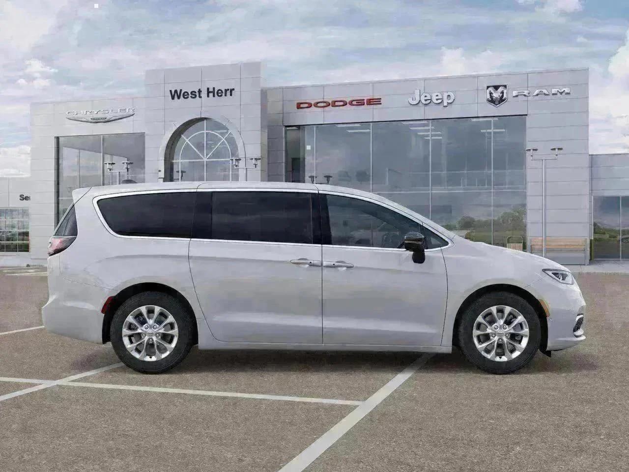 New 2026 Bright White Clear-Coat Exterior Paint Chrysler Select image 47