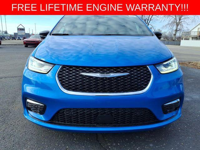 2026 Chrysler Pacifica PACIFICA SELECT AWD