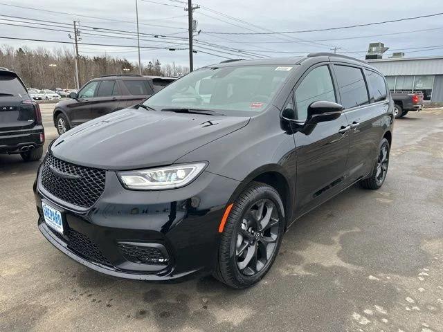 2026 Chrysler Pacifica Limited AWD
