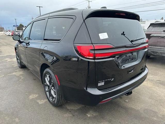 2026 Chrysler Pacifica Limited AWD