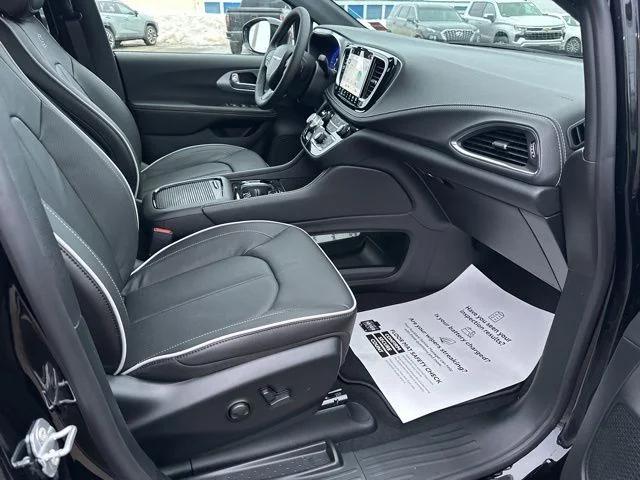 2026 Chrysler Pacifica Limited AWD