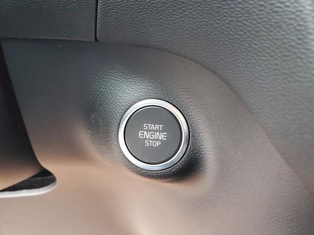 2026 Volvo XC40 Plus, B5 AWD Gas (mild hybrid), Dark