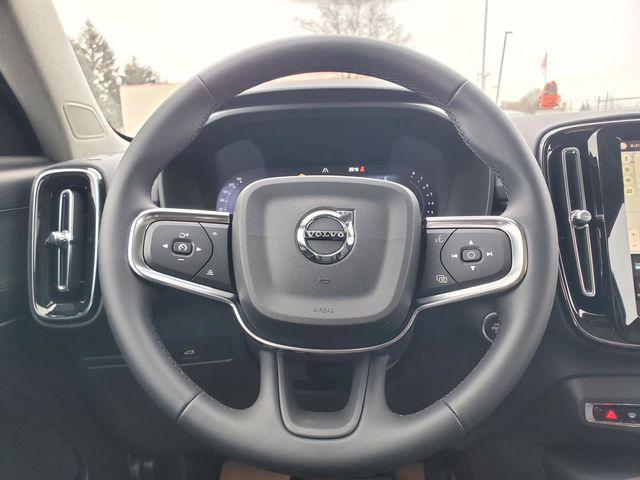 2026 Volvo XC40 Plus, B5 AWD Gas (mild hybrid), Dark