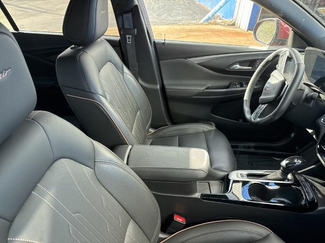 2024 Buick NV Avenir FWD
