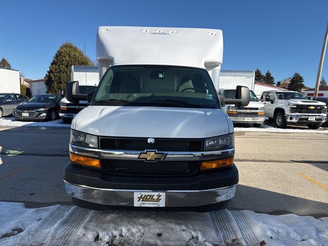 2025 Chevrolet Express Cutaway 4500 Van