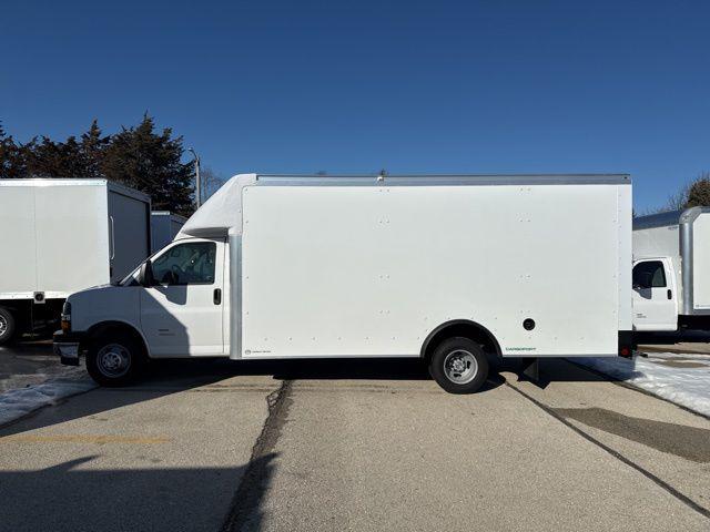 2025 Chevrolet Express Cutaway 4500 Van