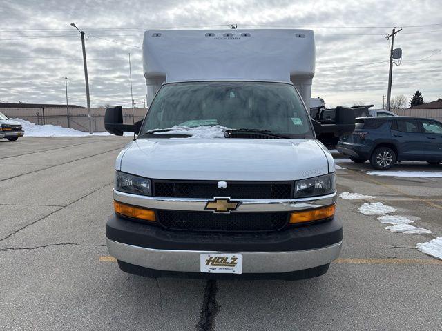2025 Chevrolet Express Cutaway 4500 Van