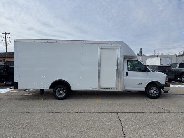 2025 Chevrolet Express Cutaway 4500 Van