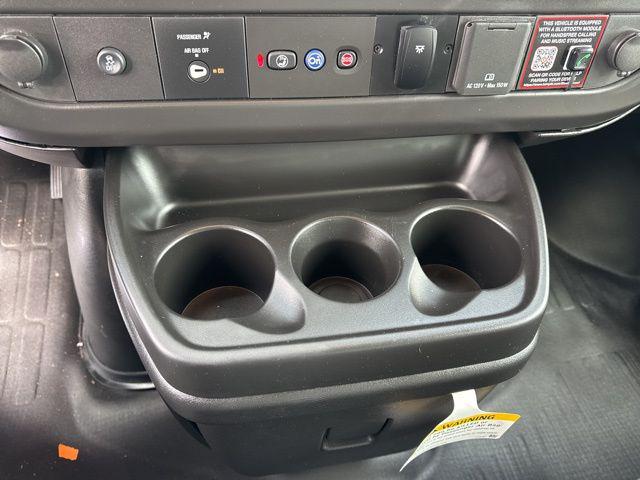 2025 Chevrolet Express Cutaway 4500 Van