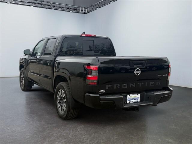 2024 Nissan Frontier Crew Cab SL 4x4