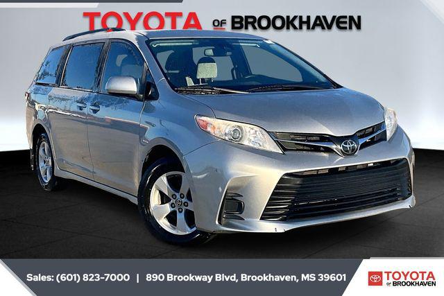 2020 Toyota Sienna LE