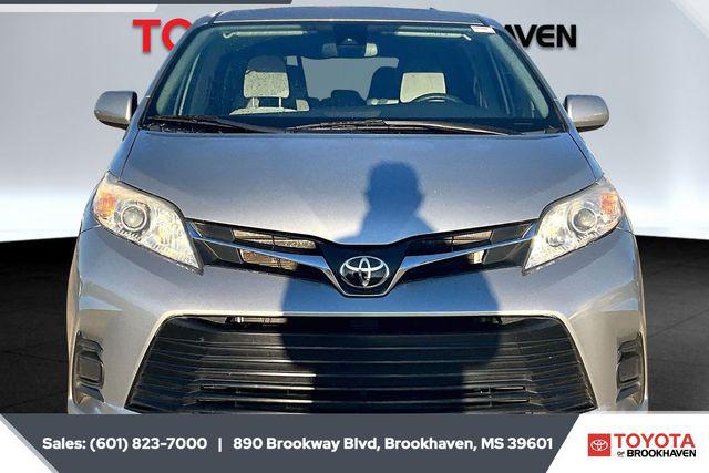 2020 Toyota Sienna LE