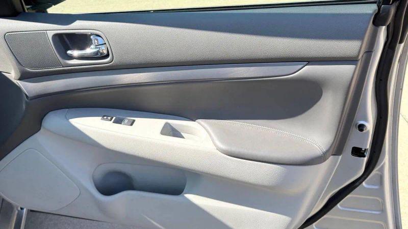 2011 INFINITI G25 Journey