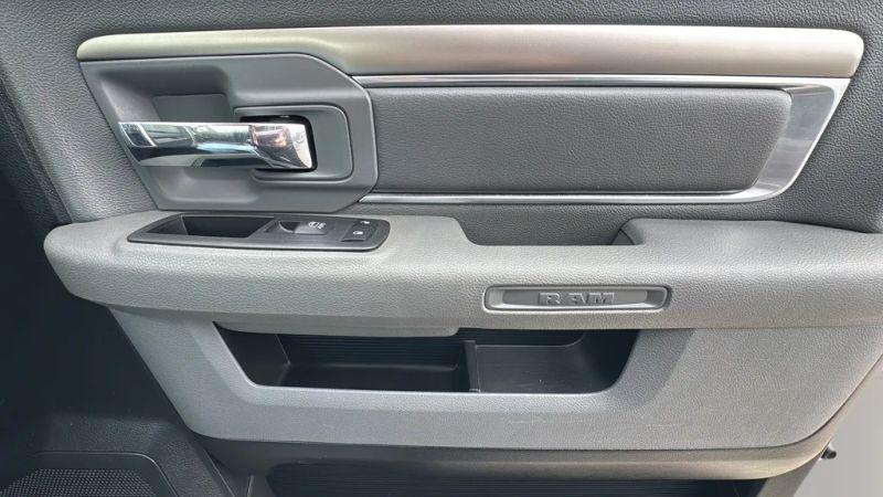 2017 Ram 1500 SLT