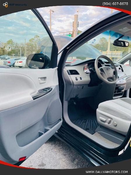 2014 Toyota Sienna LE V6 7 Passenger Mobility