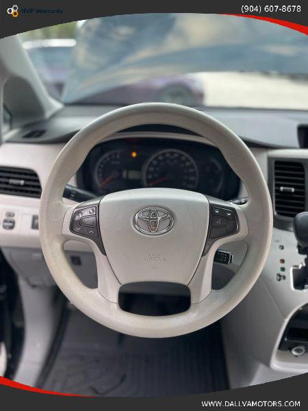2014 Toyota Sienna LE V6 7 Passenger Mobility