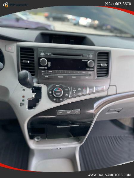 2014 Toyota Sienna LE V6 7 Passenger Mobility