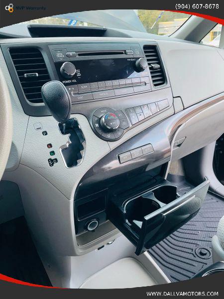 2014 Toyota Sienna LE V6 7 Passenger Mobility