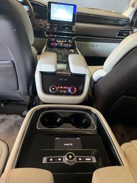 2018 Lincoln Navigator Black Label