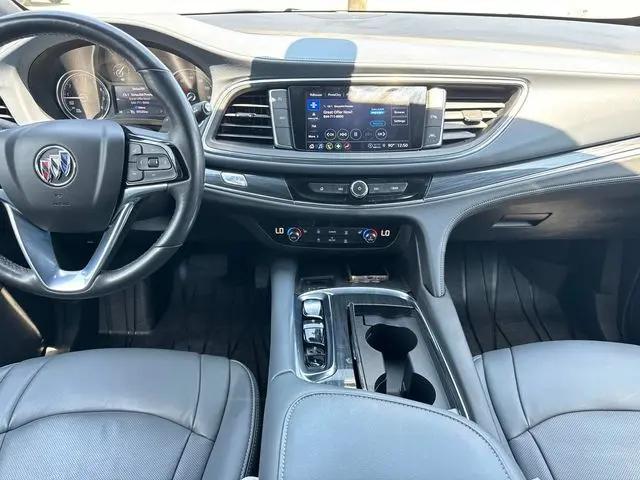 2023 Buick Enclave Essence AWD