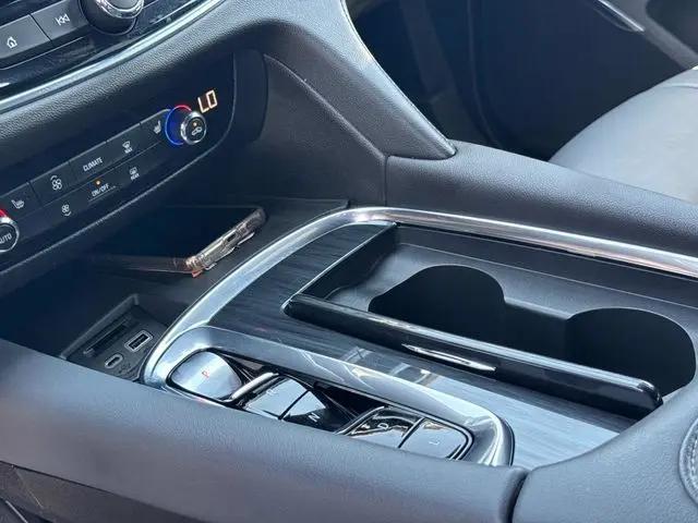 2023 Buick Enclave Essence AWD
