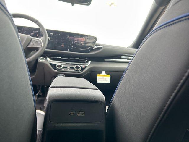 2026 Buick NV Sport Touring FWD