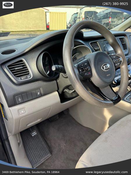2015 Kia Sedona LX