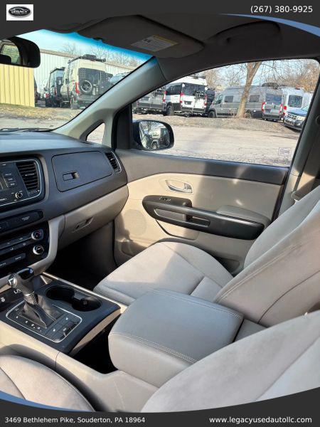 2015 Kia Sedona LX