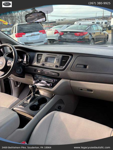 2015 Kia Sedona LX