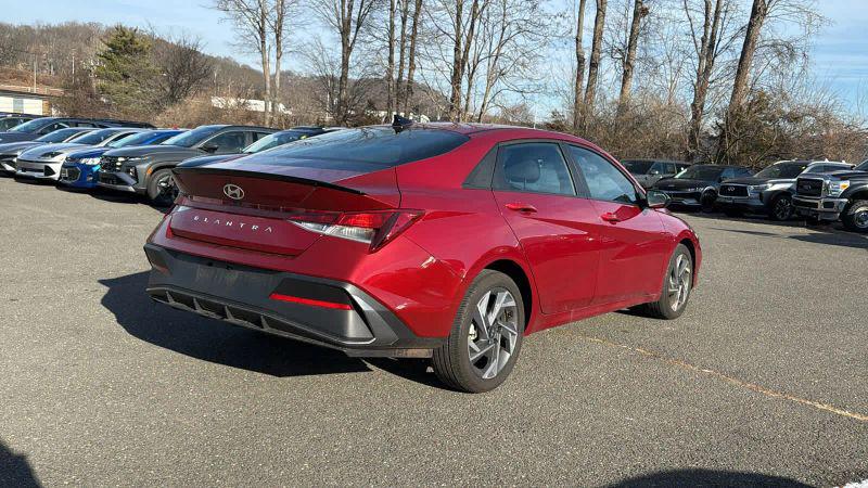 2025 Hyundai Elantra SEL Sport