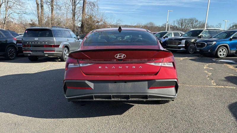 2025 Hyundai Elantra SEL Sport