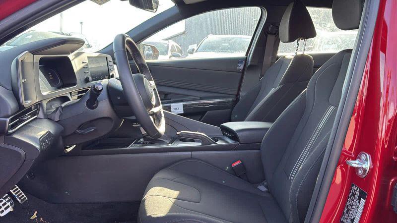 2025 Hyundai Elantra SEL Sport
