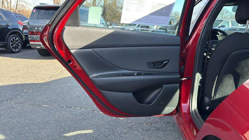 2025 Hyundai Elantra SEL Sport