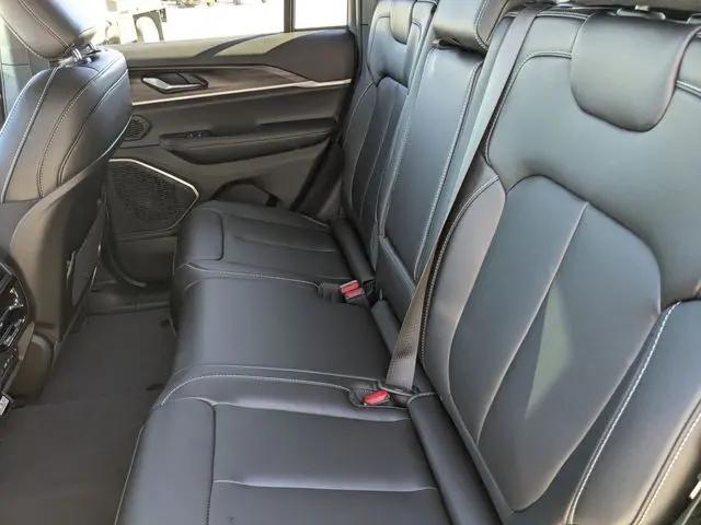 2026 Jeep Grand Cherokee Limited 4x2