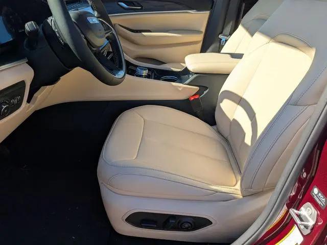2026 Jeep Grand Cherokee Limited 4x2