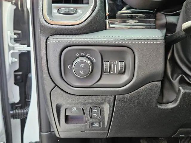2026 Ram 1500 Limited Crew Cab 4x4 57 Box