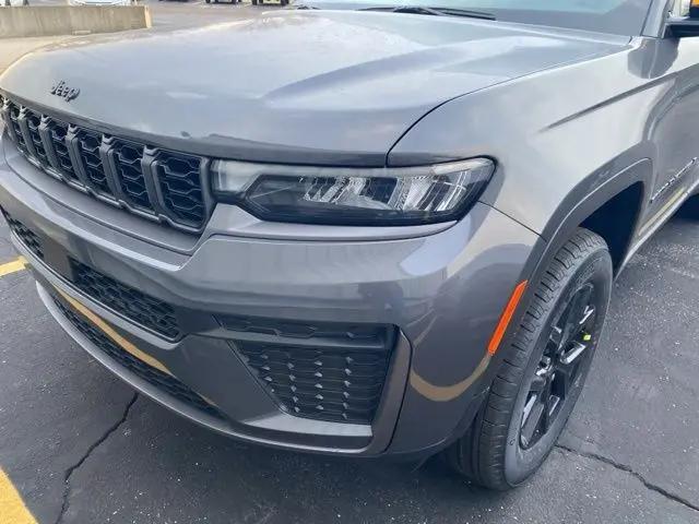 2026 Jeep Grand Cherokee Altitude 4x4