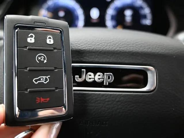 2026 Jeep Grand Cherokee Altitude 4x4