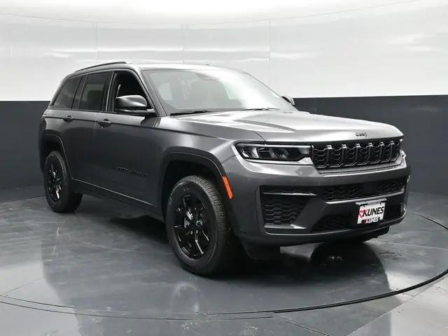 2026 Jeep Grand Cherokee Altitude 4x4 for sale in Sterling, IL