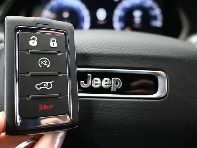 2026 Jeep Grand Cherokee Altitude 4x4