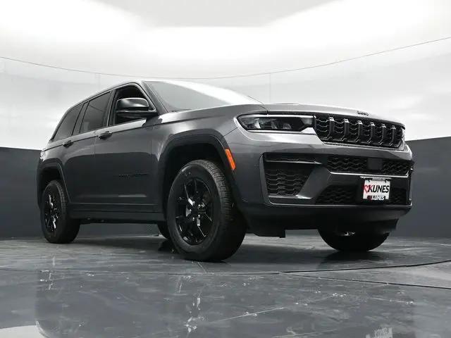 2026 Jeep Grand Cherokee Altitude 4x4
