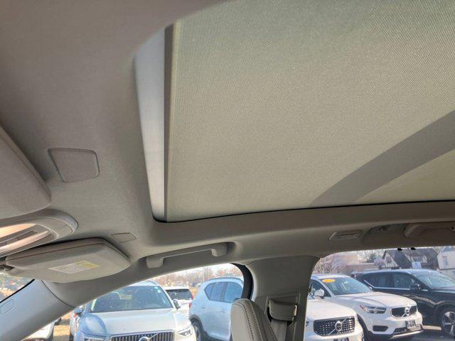 2026 Volvo XC90 Ultra, B6 AWD Gas (mild hybrid), Gasoline, Bright, 7 Seats