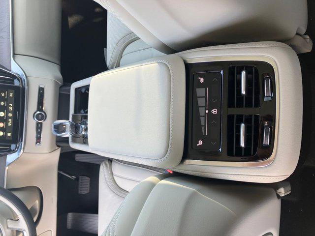 2026 Volvo XC90 Ultra, B6 AWD Gas (mild hybrid), Gasoline, Bright, 7 Seats