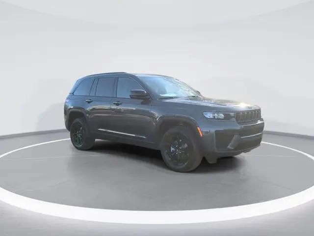 2026 Jeep Grand Cherokee Altitude 4x4