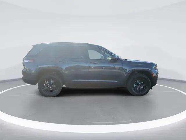 2026 Jeep Grand Cherokee Altitude 4x4