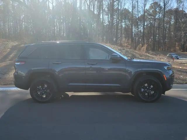 2026 Jeep Grand Cherokee Altitude 4x4